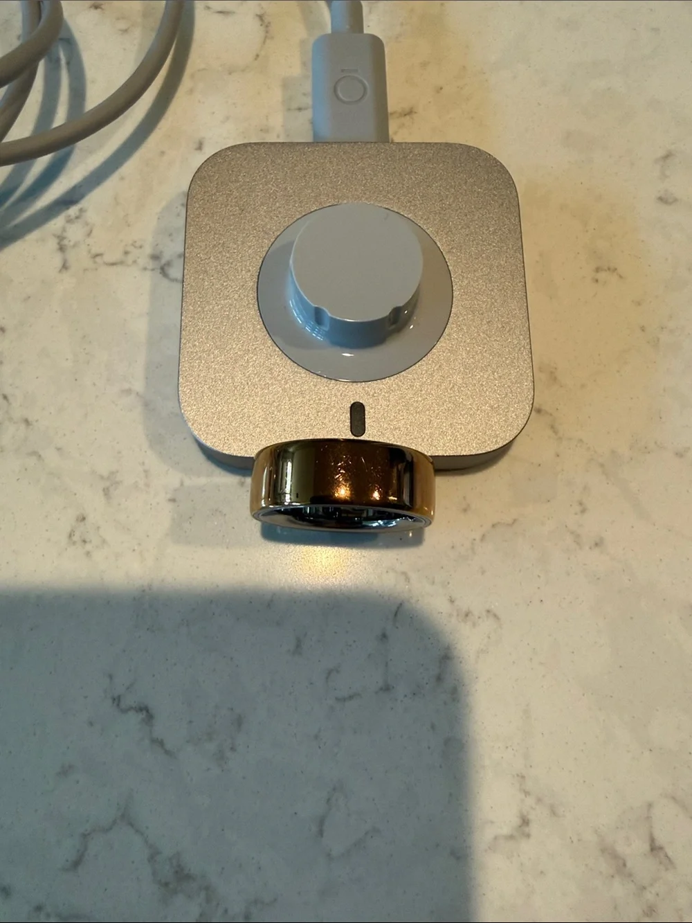 Size 8- Oura Ring Rose Gold Gen 4: charging dock included